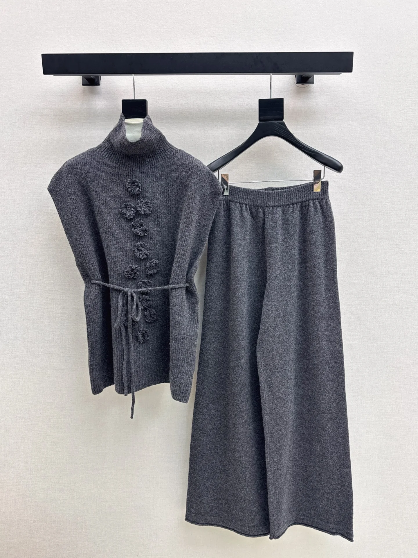 Chan 25fw sleeveless sweater pants set