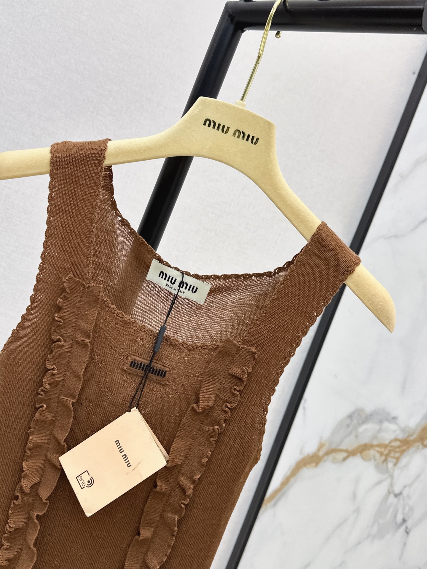 Miu 26ss ruffle knit vest