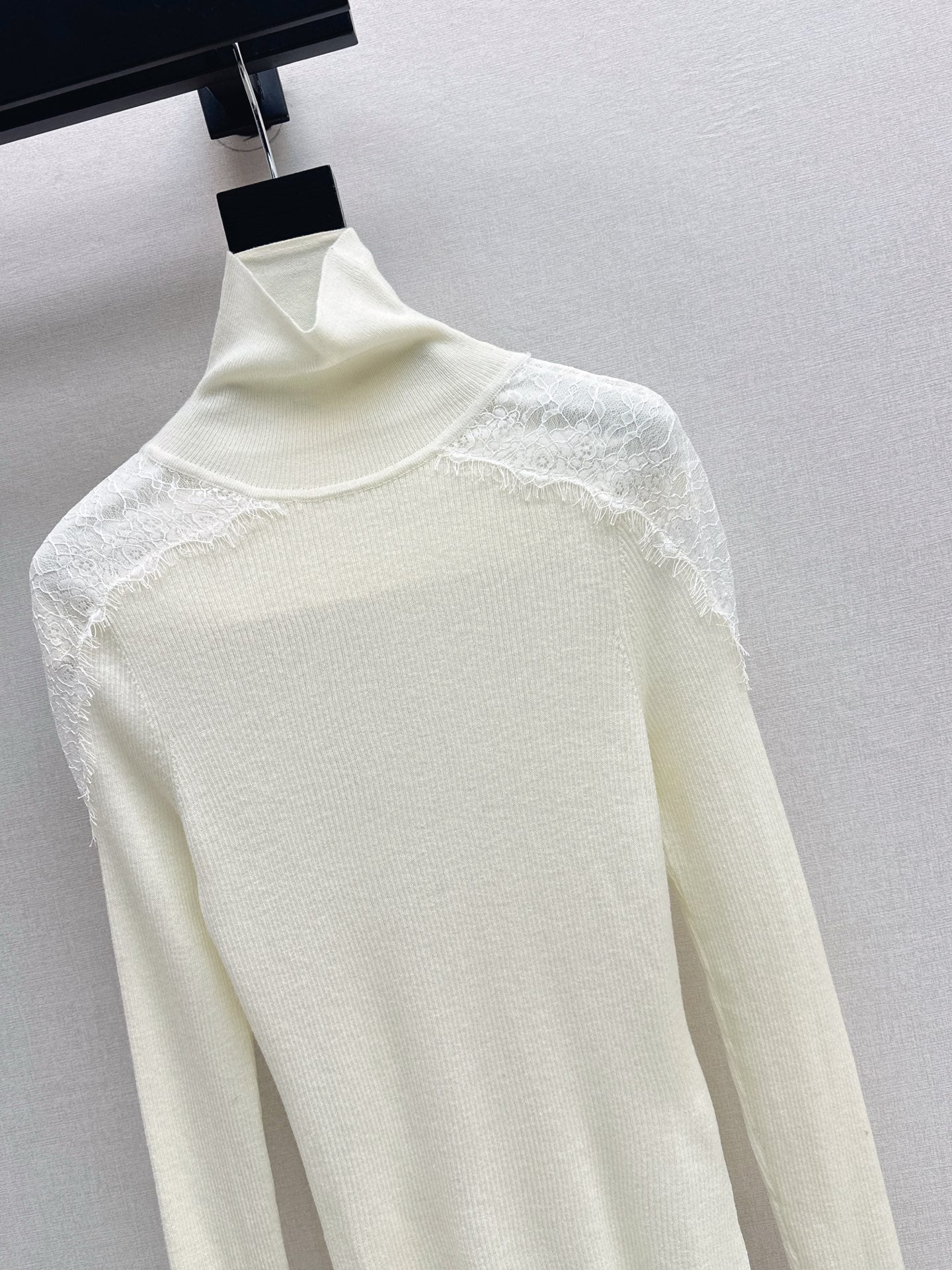 ES 25fw lace sweater