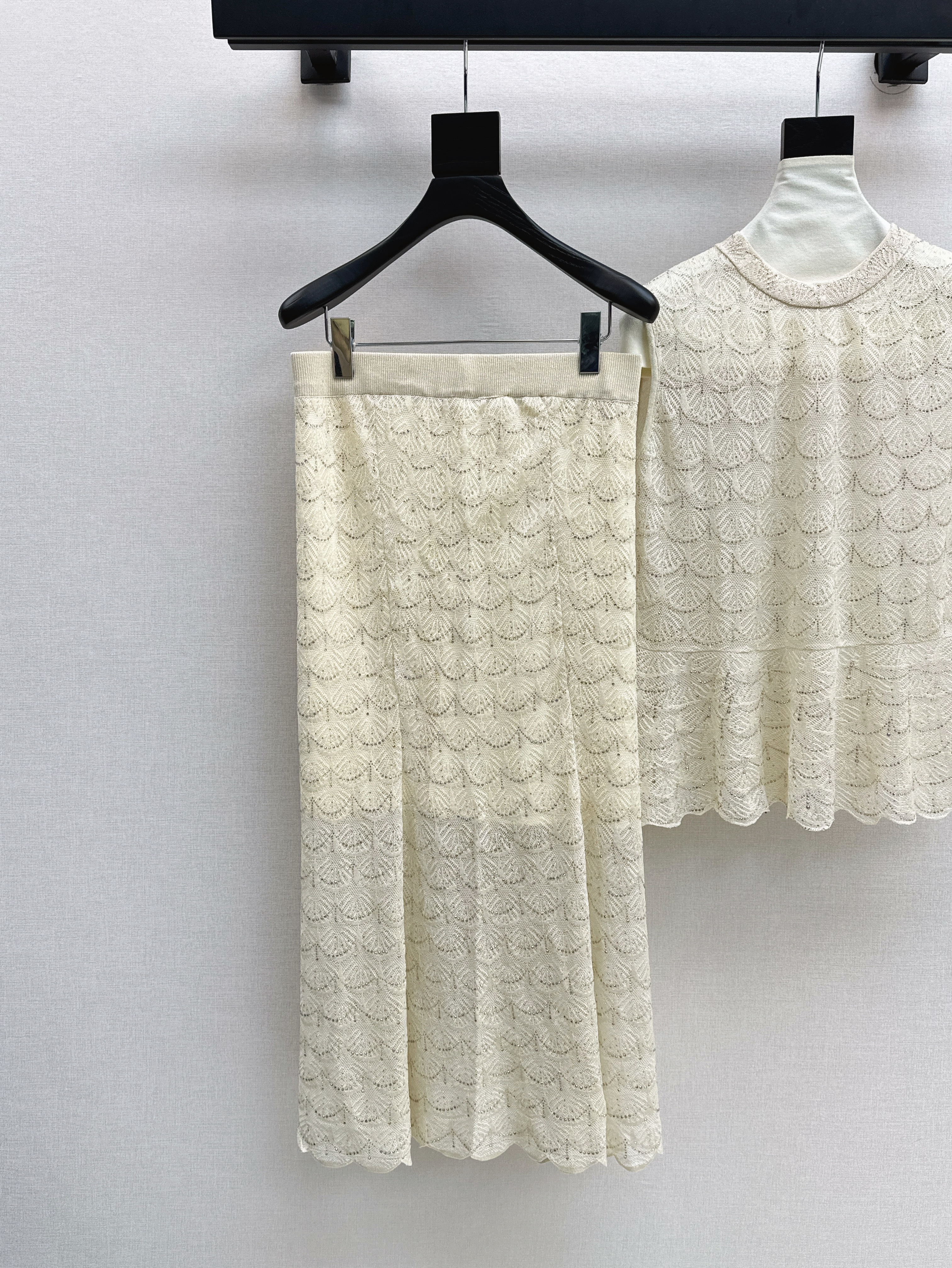 Chan 26ss rhinestone knitwear skirt set