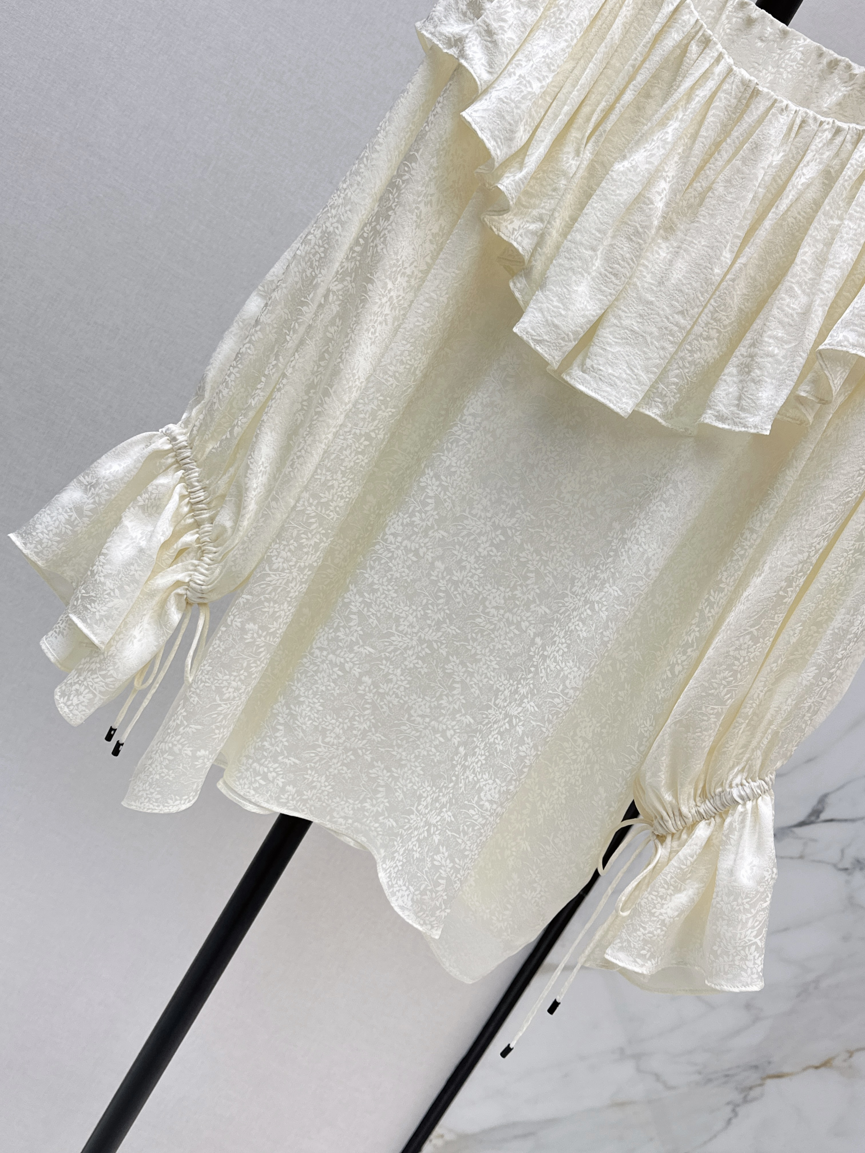 Chol 26ss off shoulder shirt