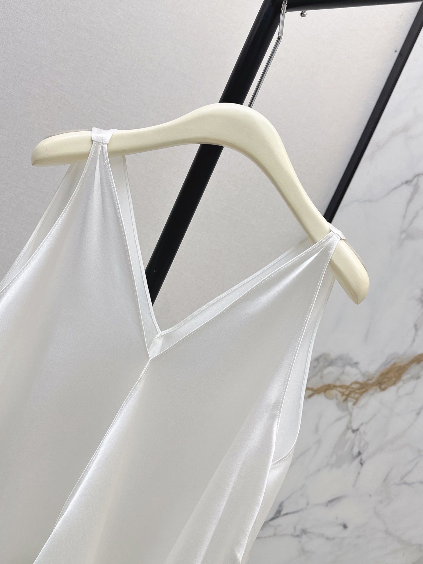 Row 26ss asymmetrical top