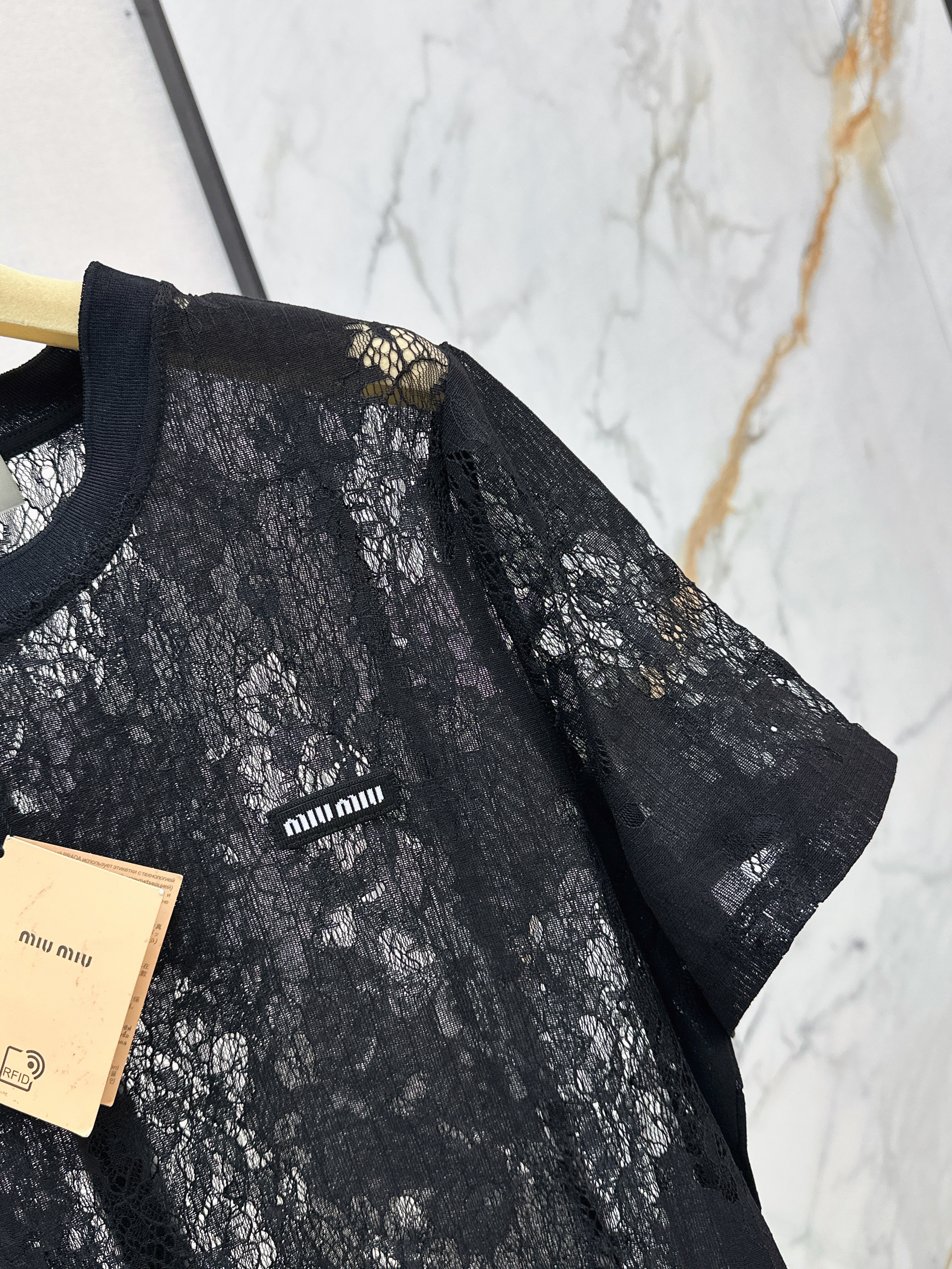 Miu 26ss lace t-shirt