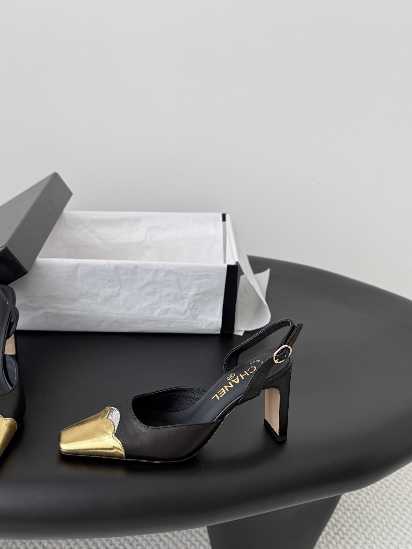 Chan 26P gold cap toe slingback heels