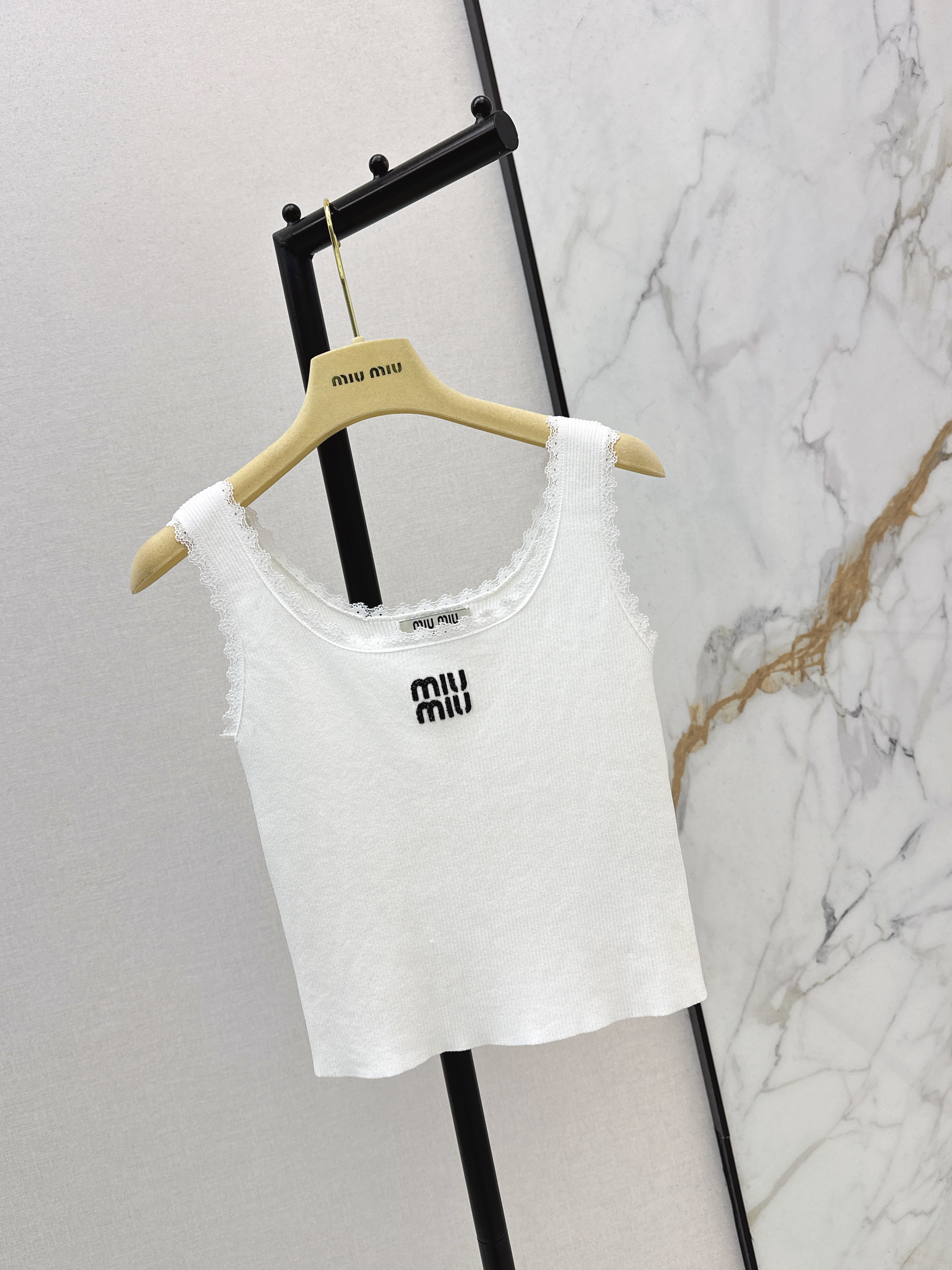 Miu 26ss lace knit vest