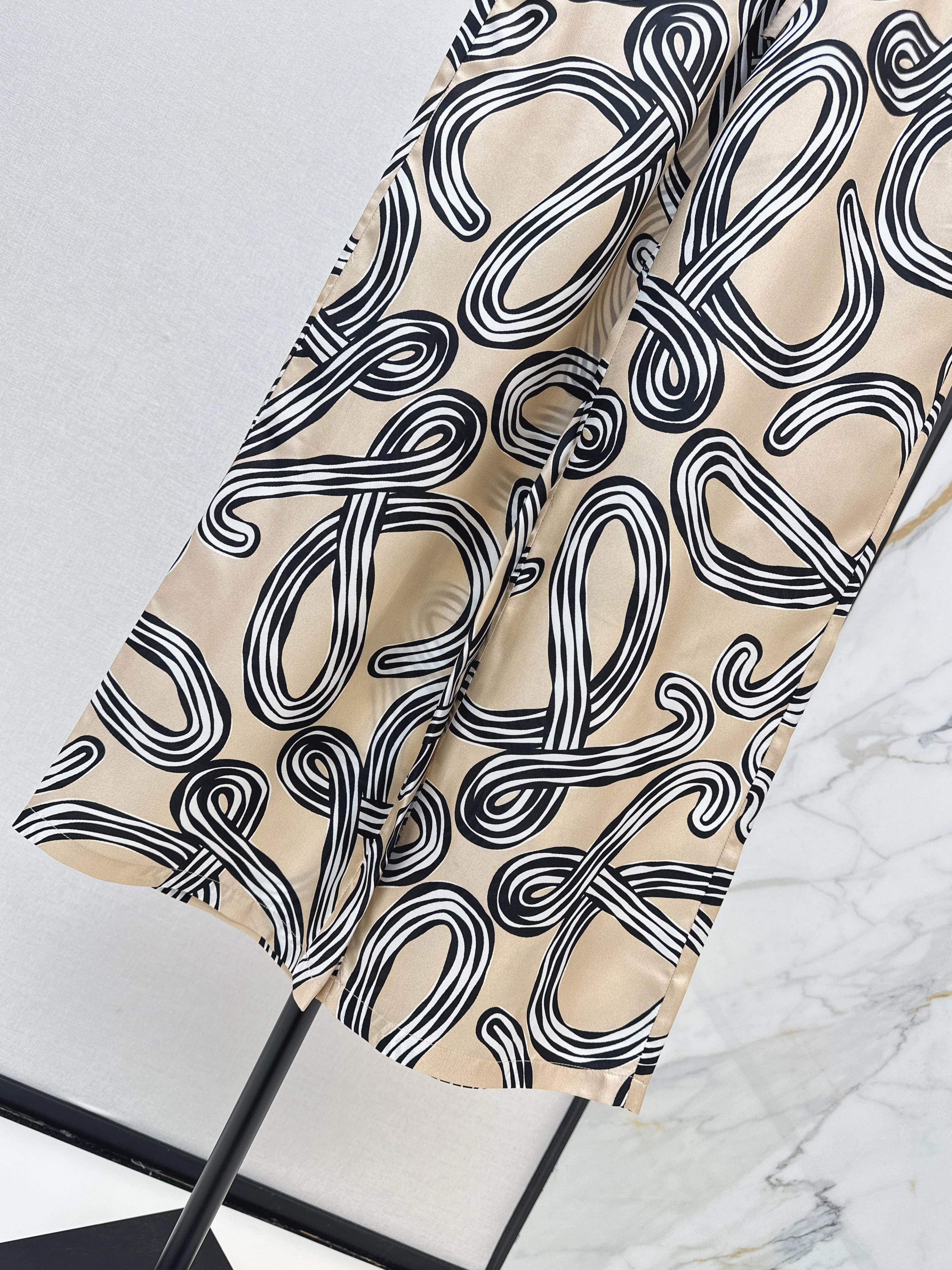 Loe 26ss print silk pants