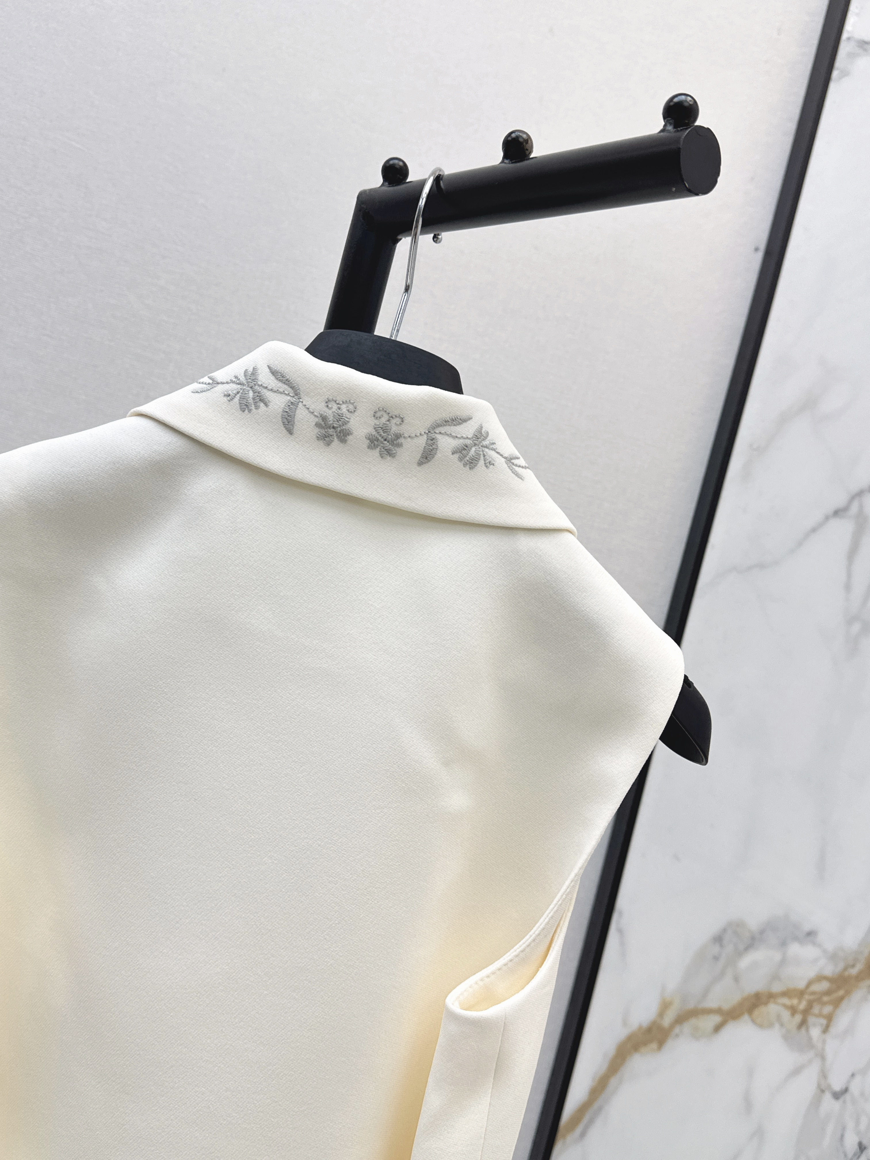 CD 26ss embroidery waistcoat