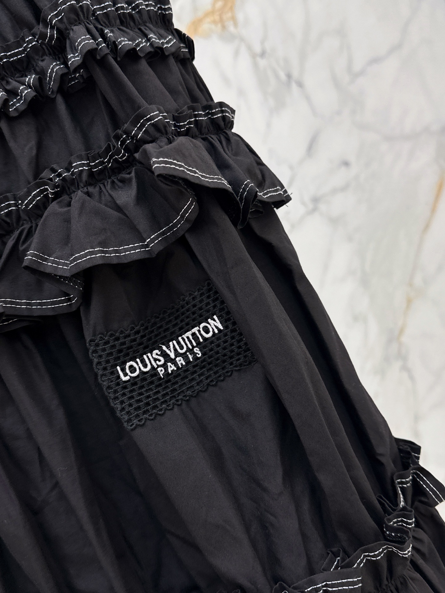 Loui 26ss ruffle sleeveless dress