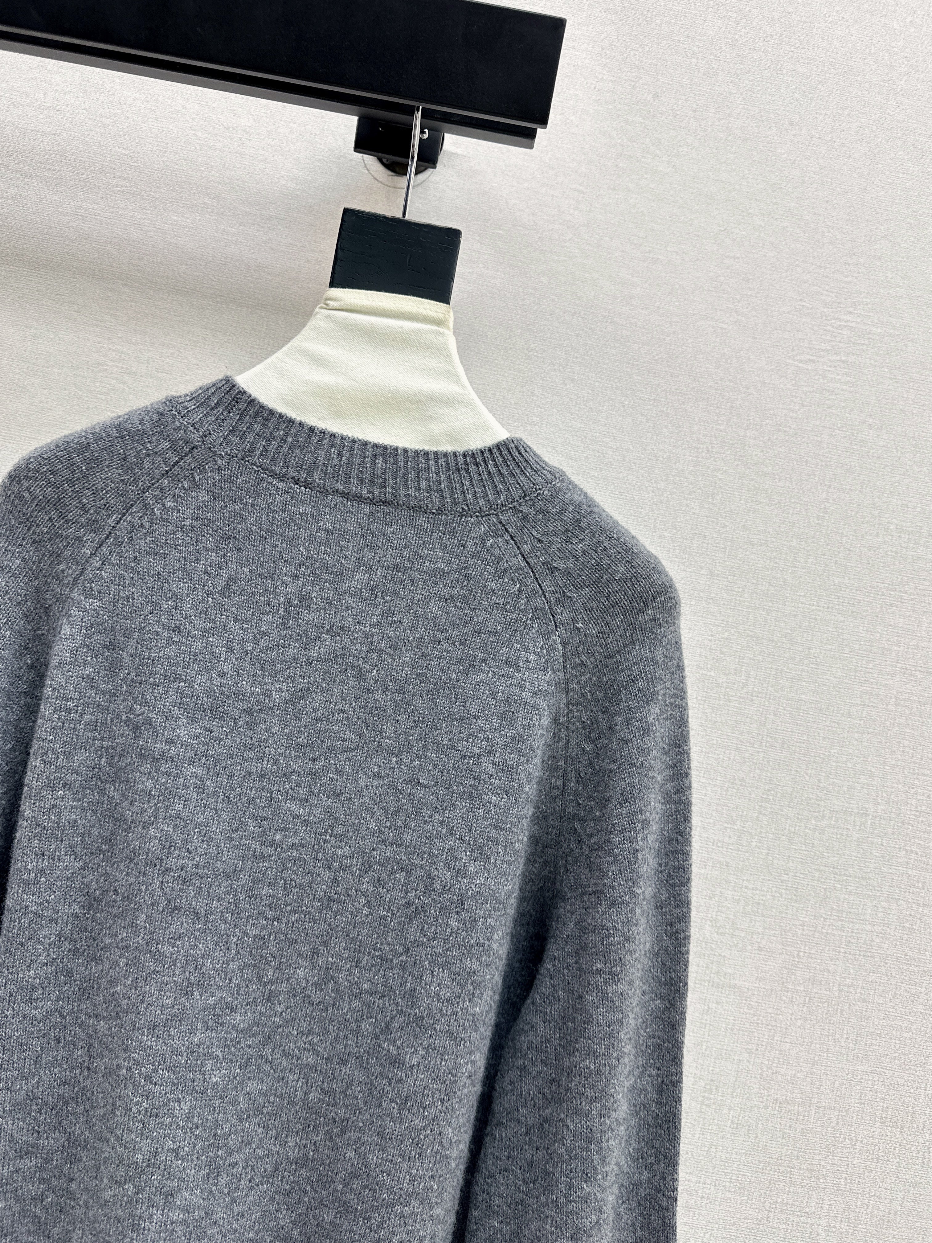 ES 26ss embroidery sweater