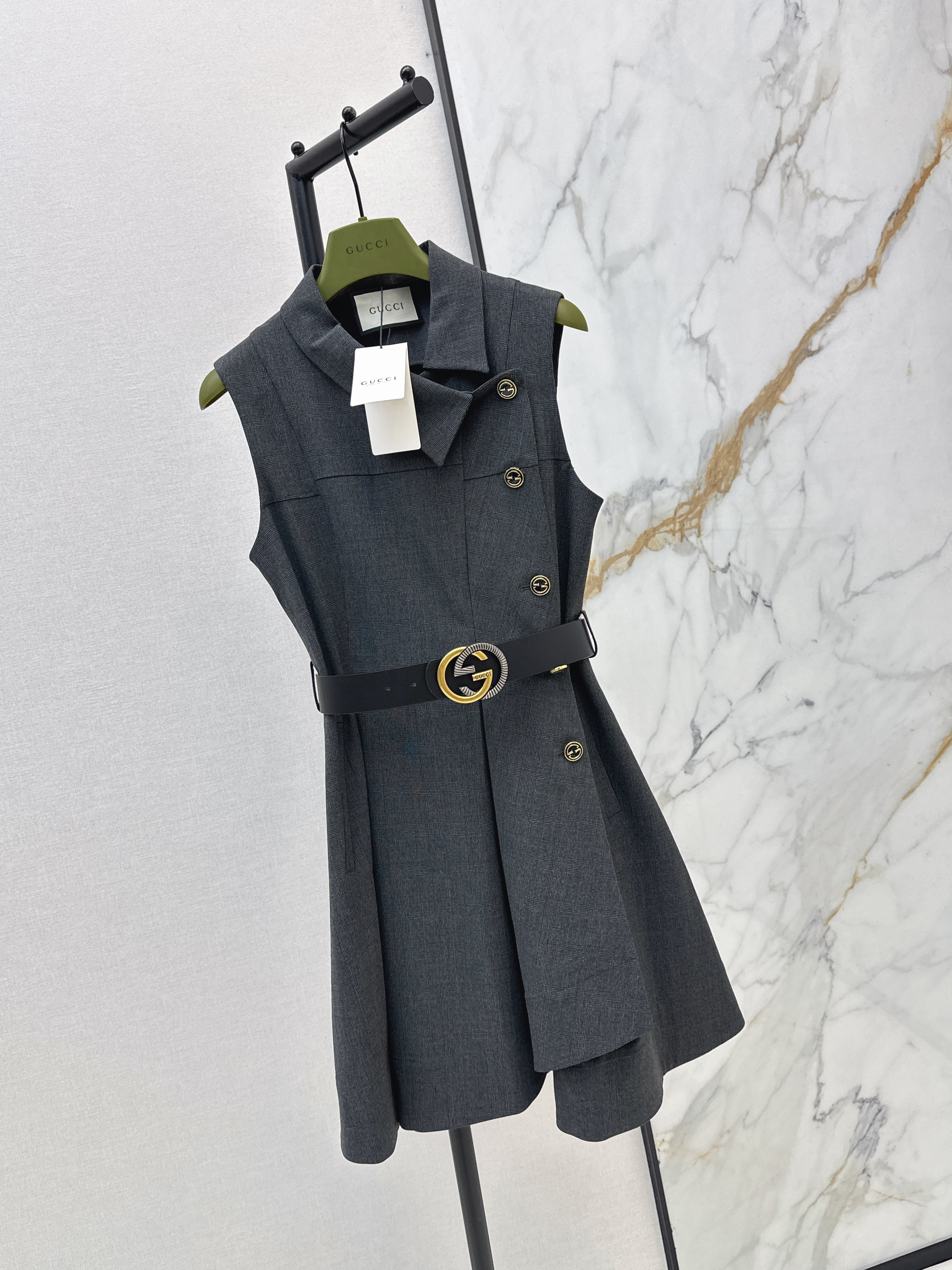 Guc 26ss sleeveless belted dress