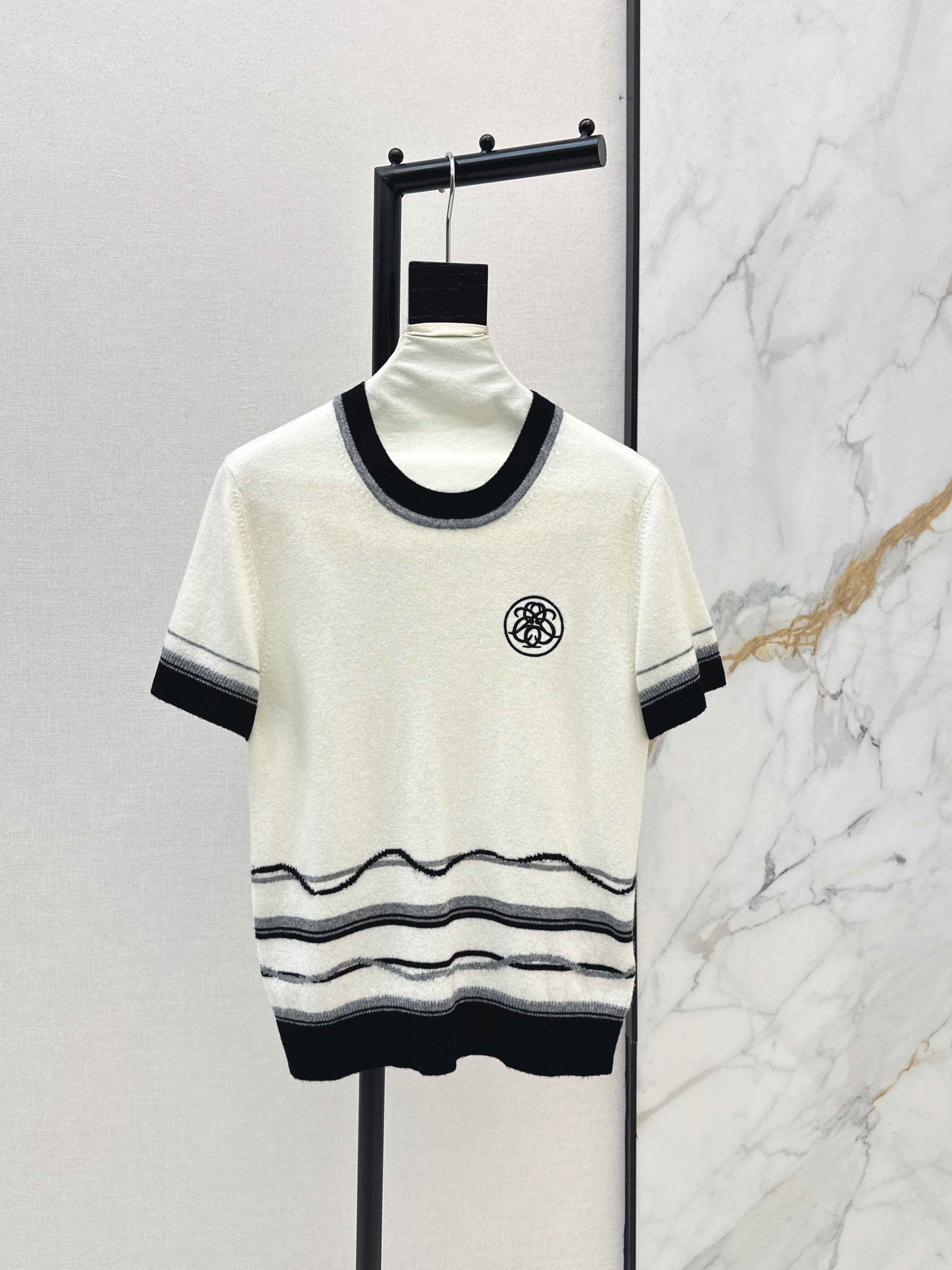 Herm 26ss stripe knit sweater