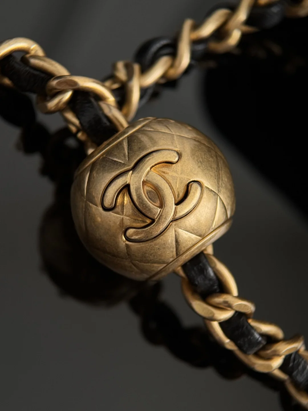 Chan chain shoulder bag with gold ball charm