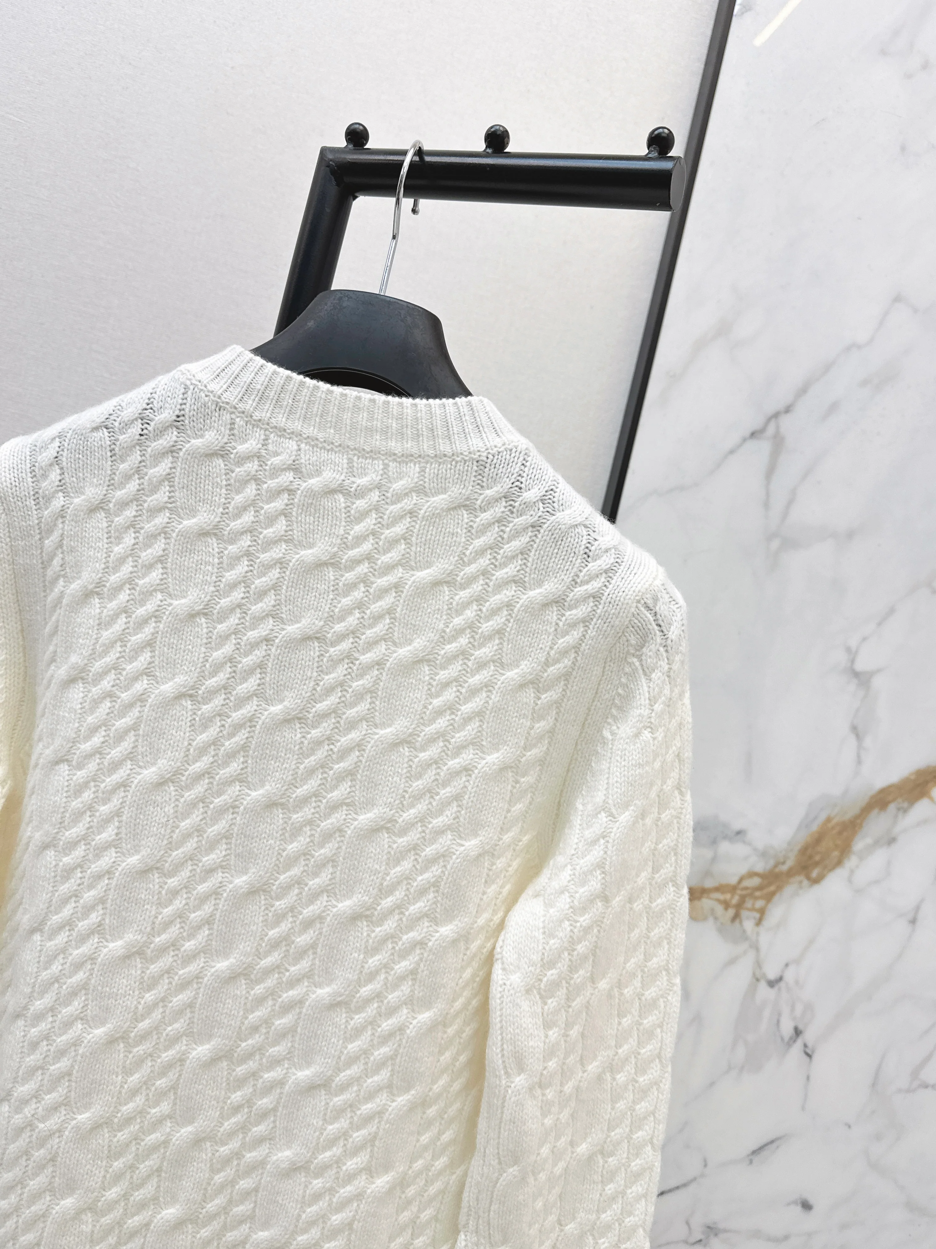 CD 26ss cable cashmere sweater