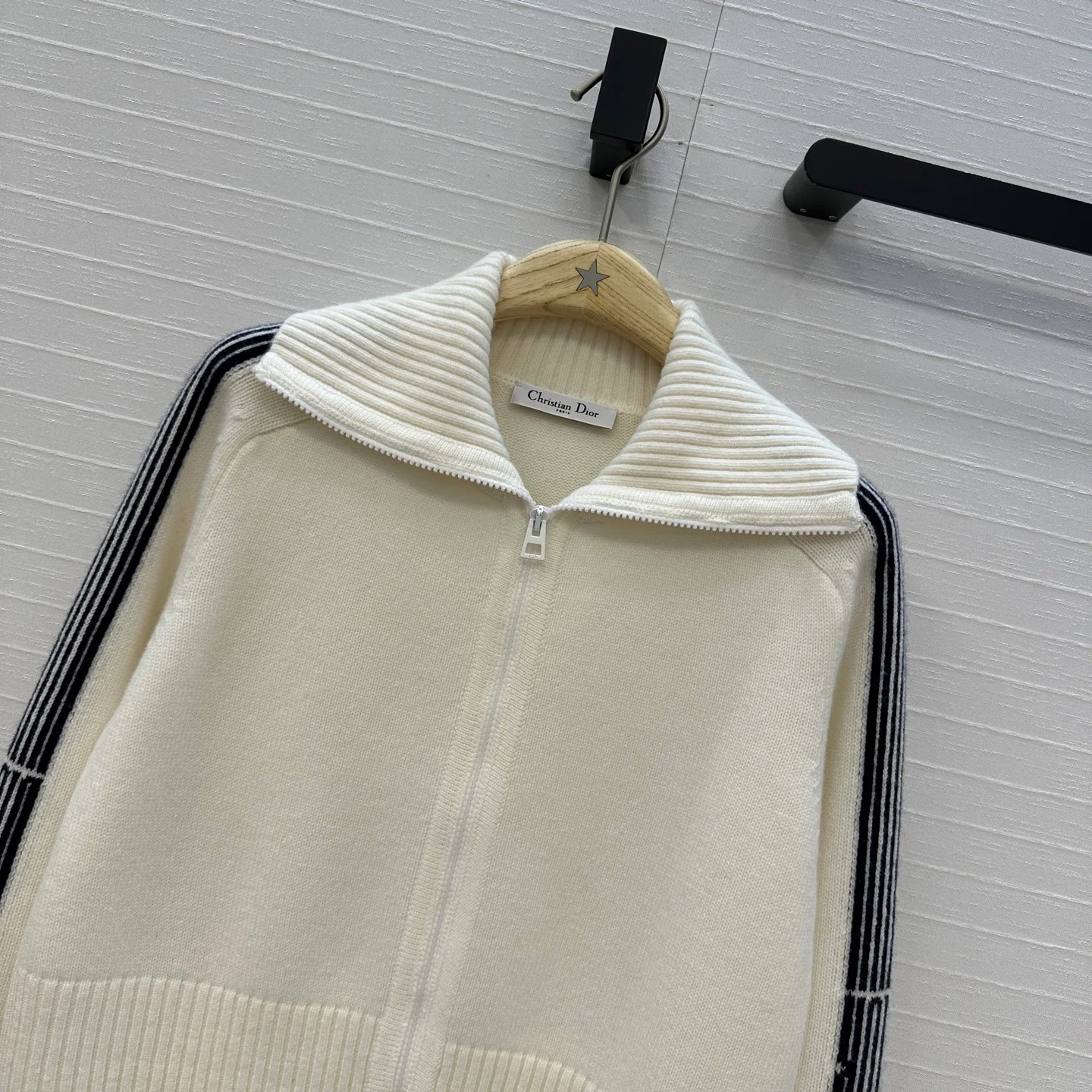 CD 25fw cashmere cardigan
