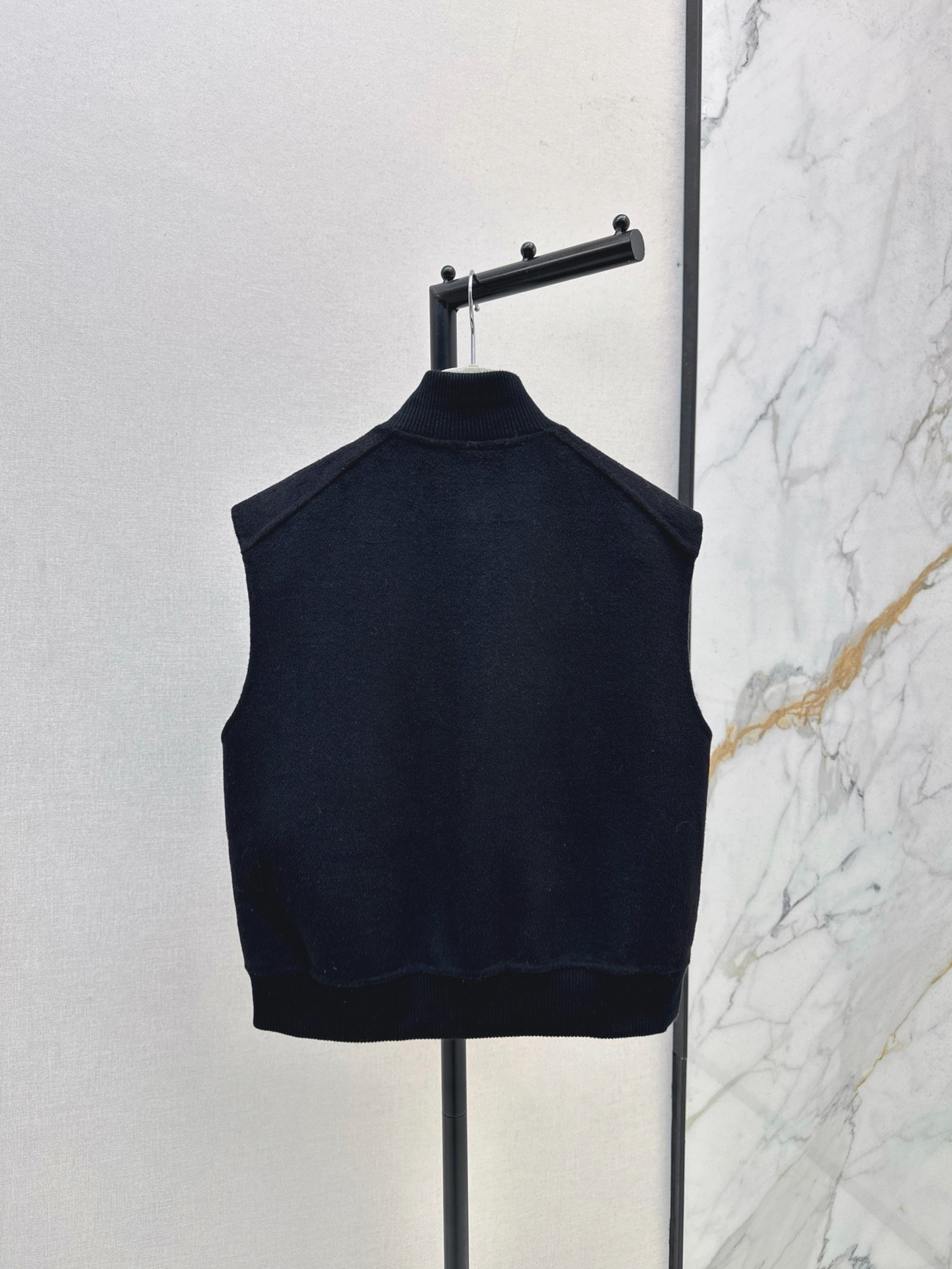 Her 26ss woolen vest jacket