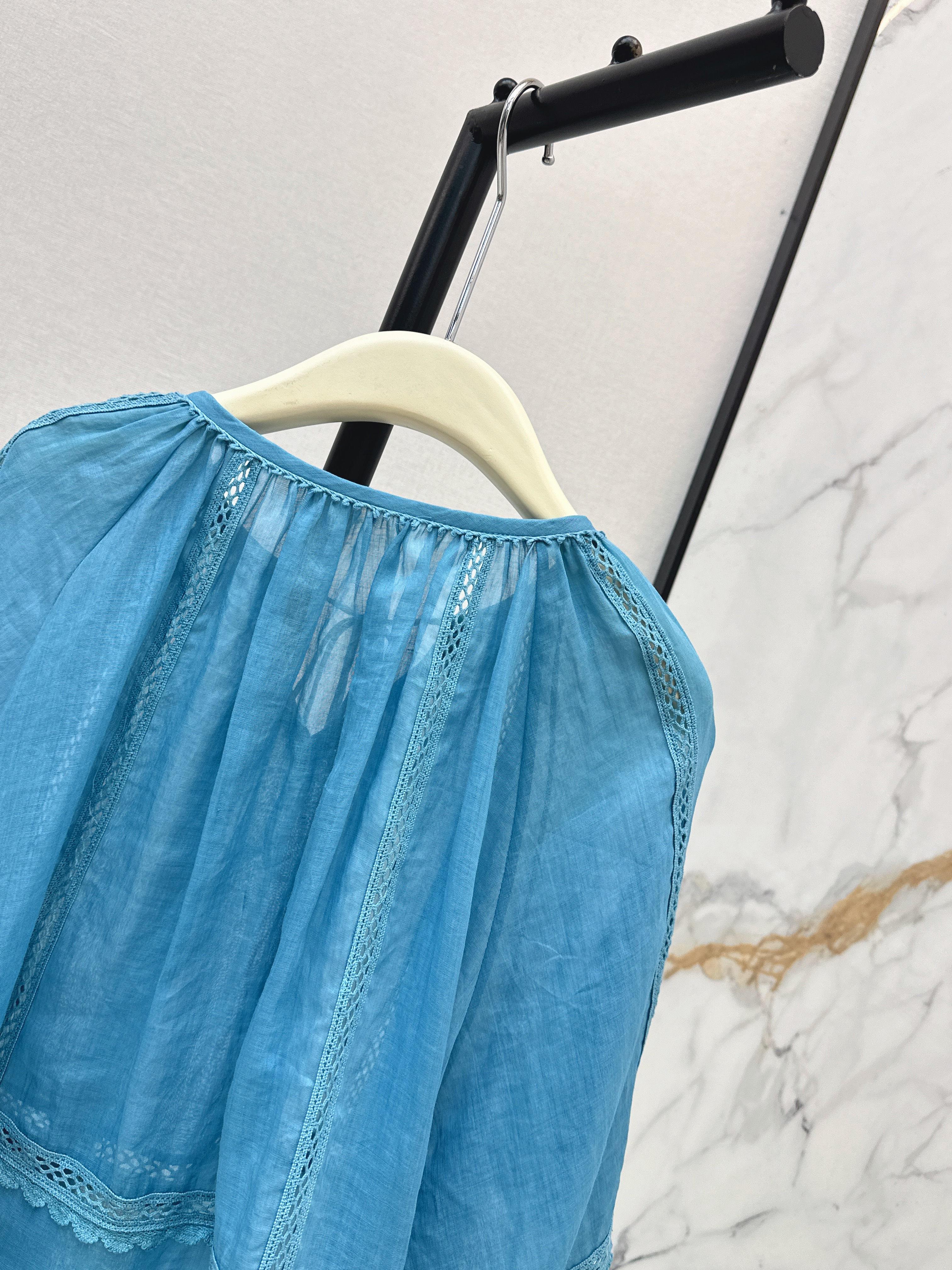 Chol 26ss cape sleeve blouse