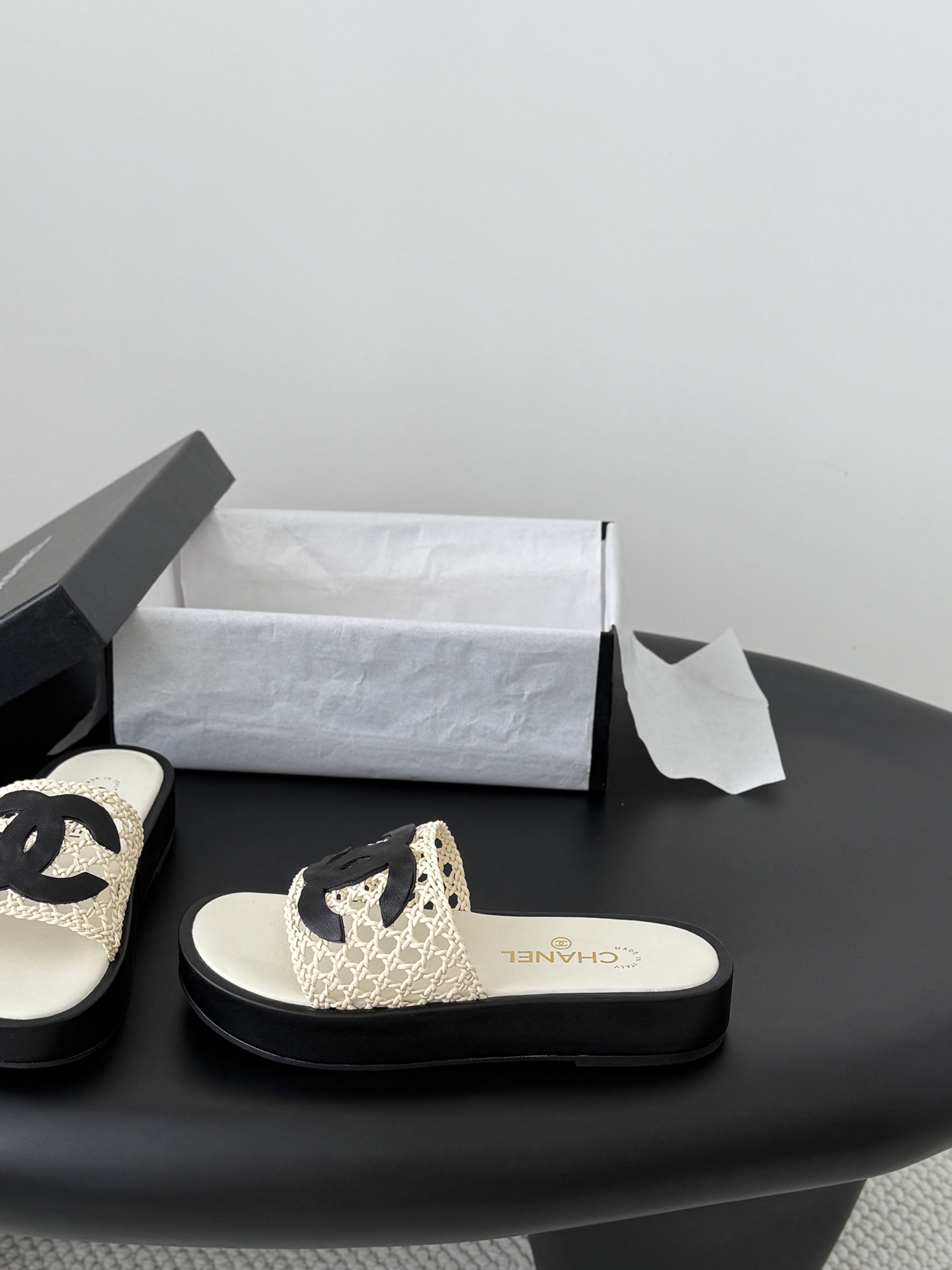 Chan 26ss woven sandals