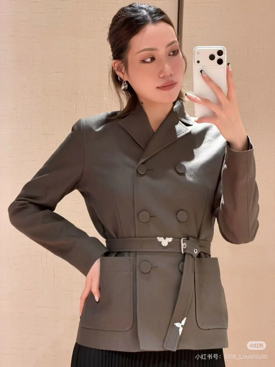 Loui 26ss belted blazer