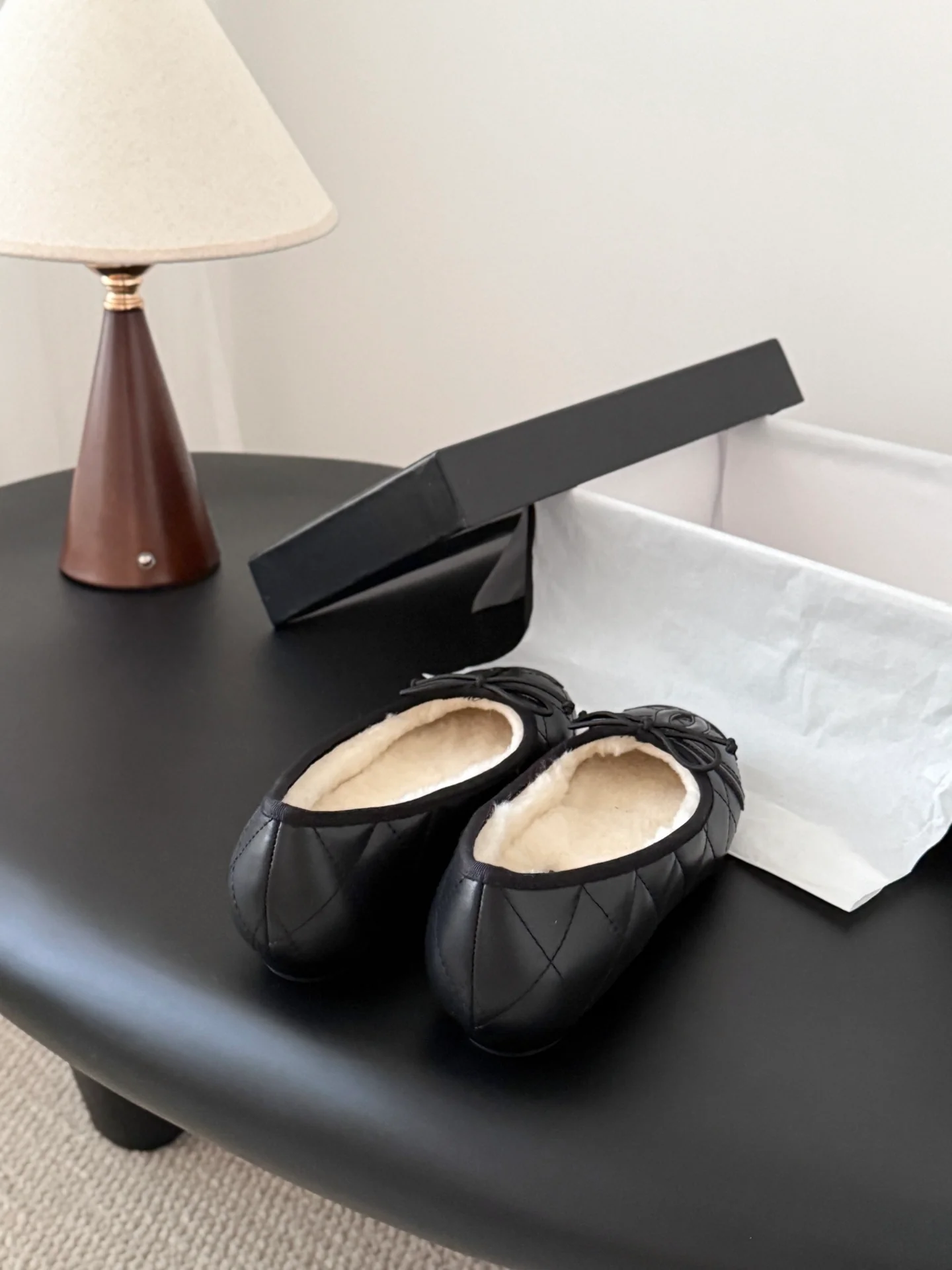 Chan 25fw fleece lined flats
