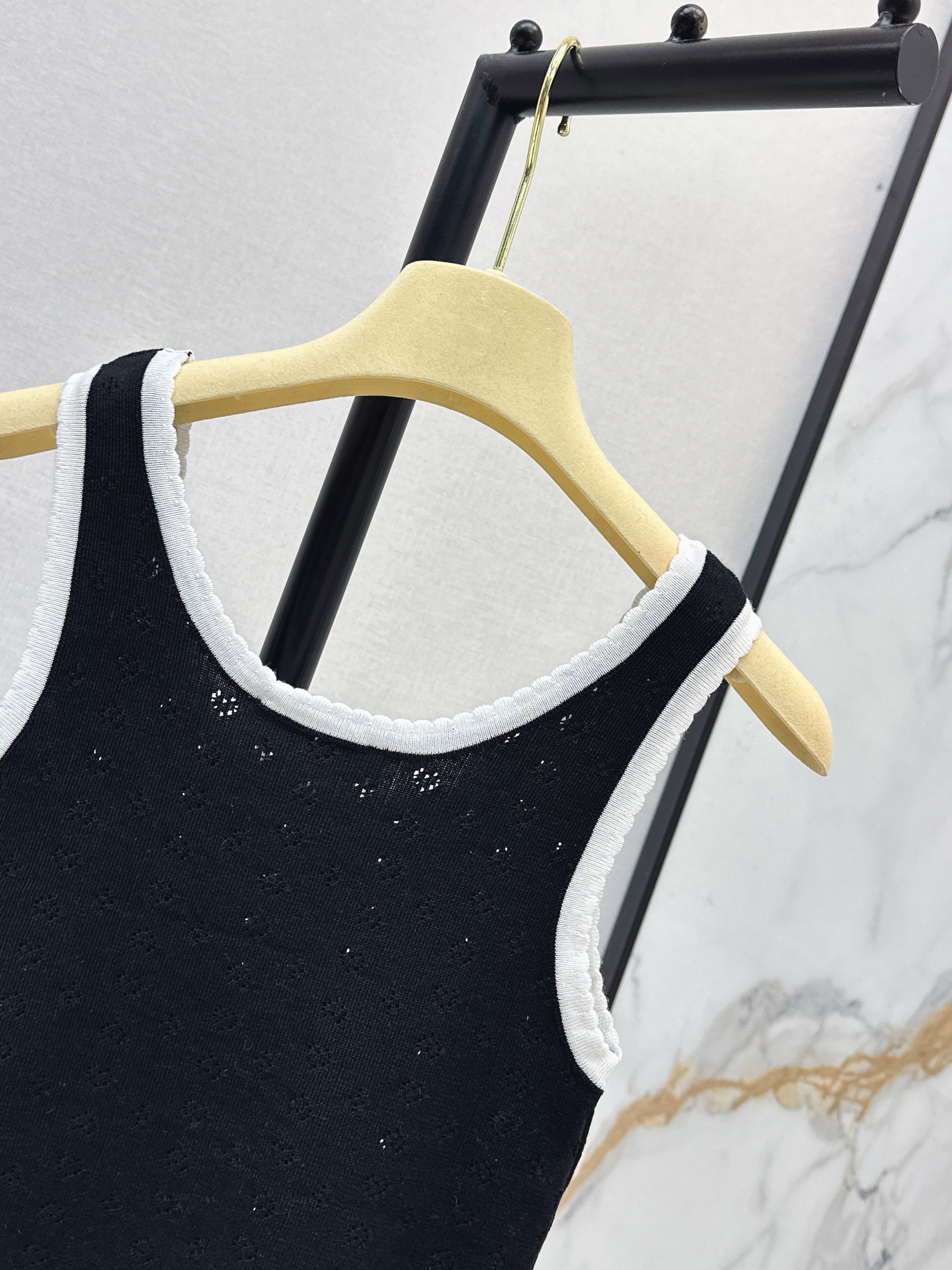 Miu 26ss knit crop vest