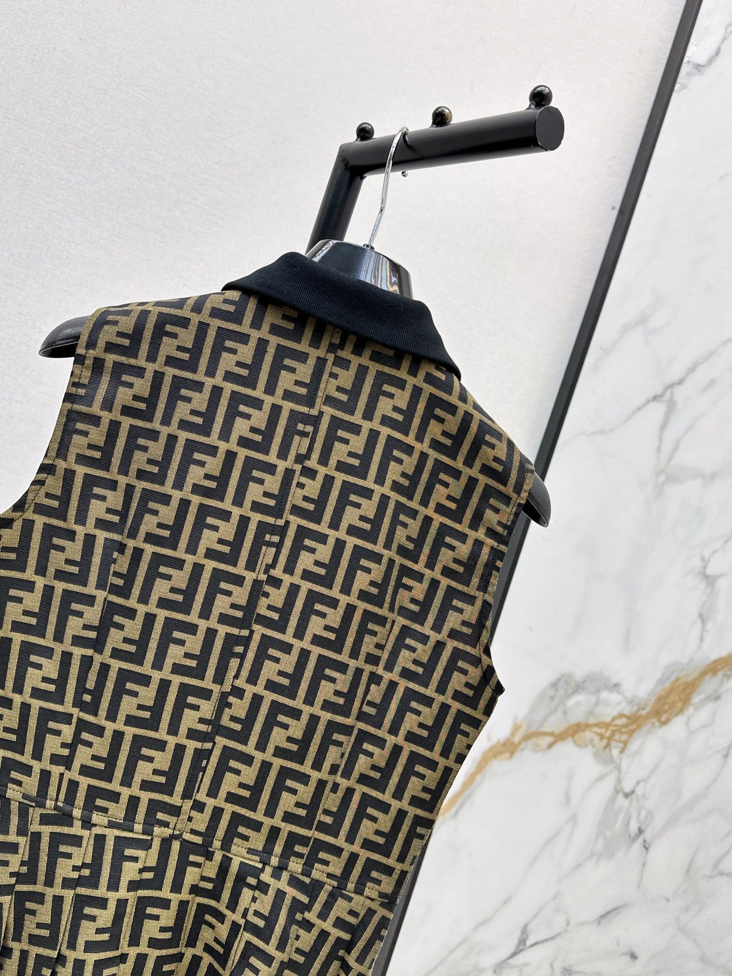 Fen 26ss jacquard sleeveless dress