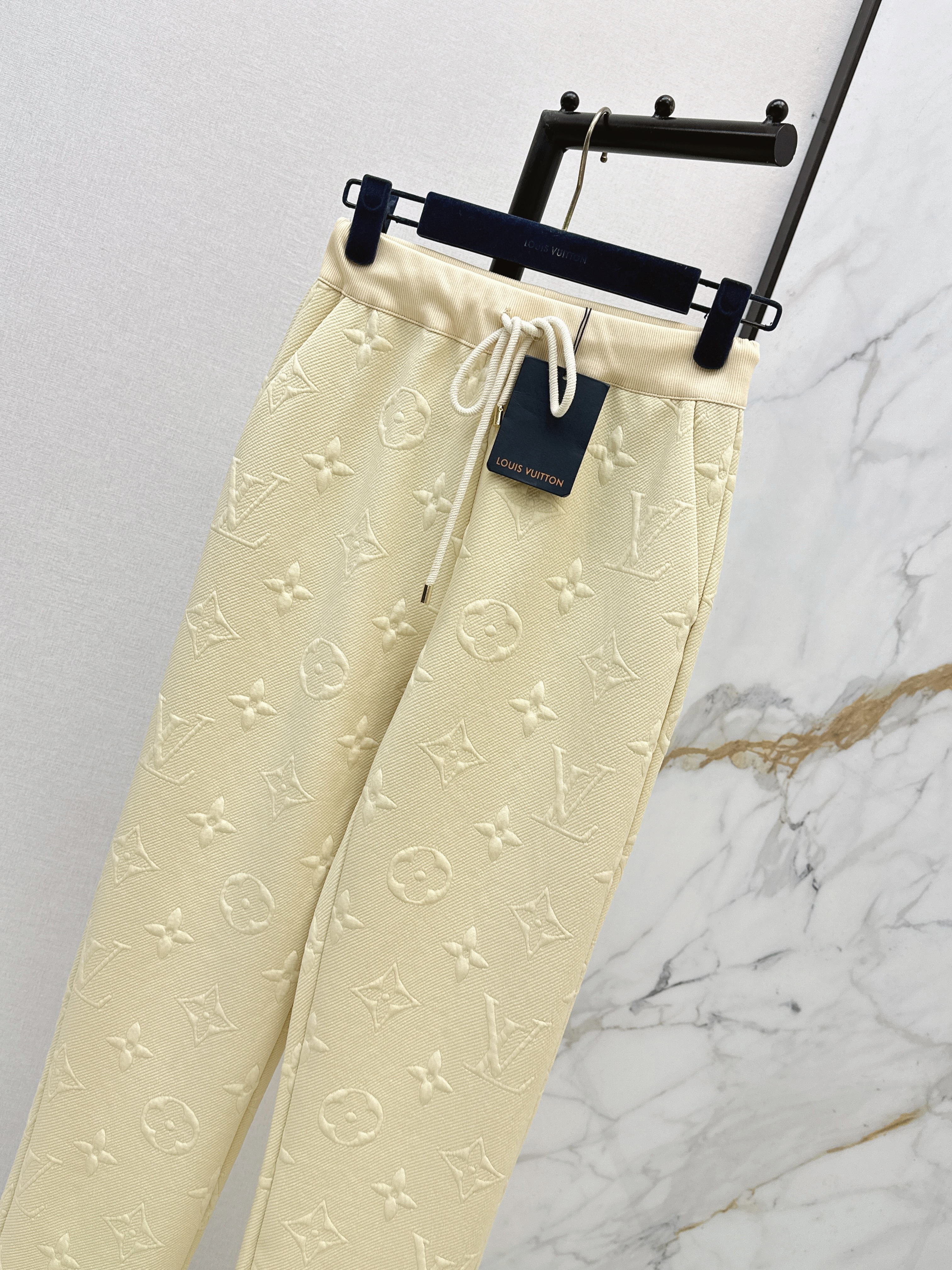 Loui 26ss embossed pants
