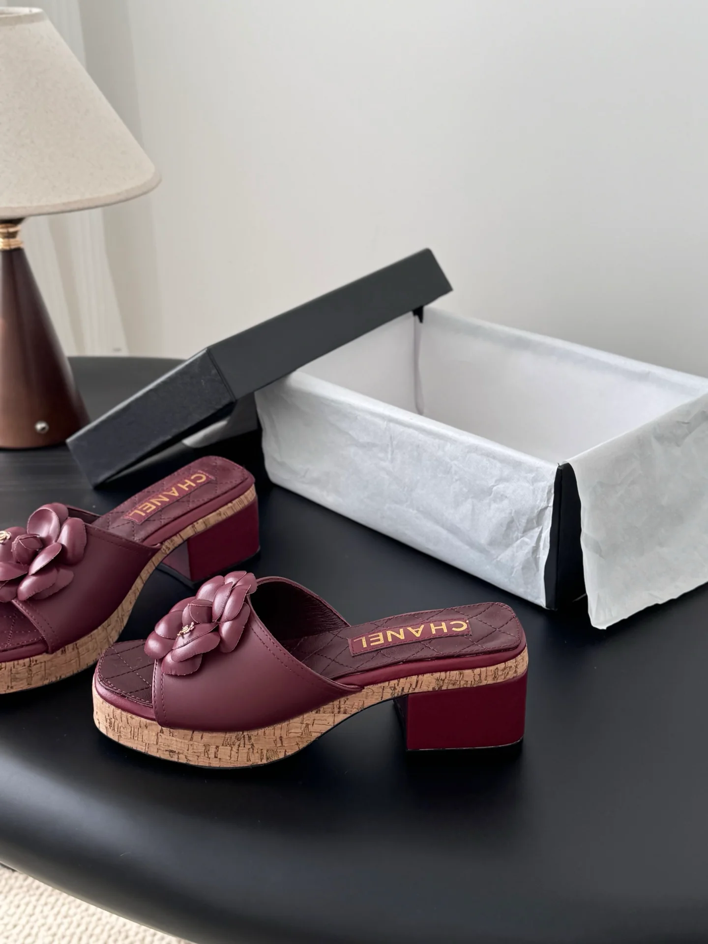 Chan 26ss camellia sides sandals