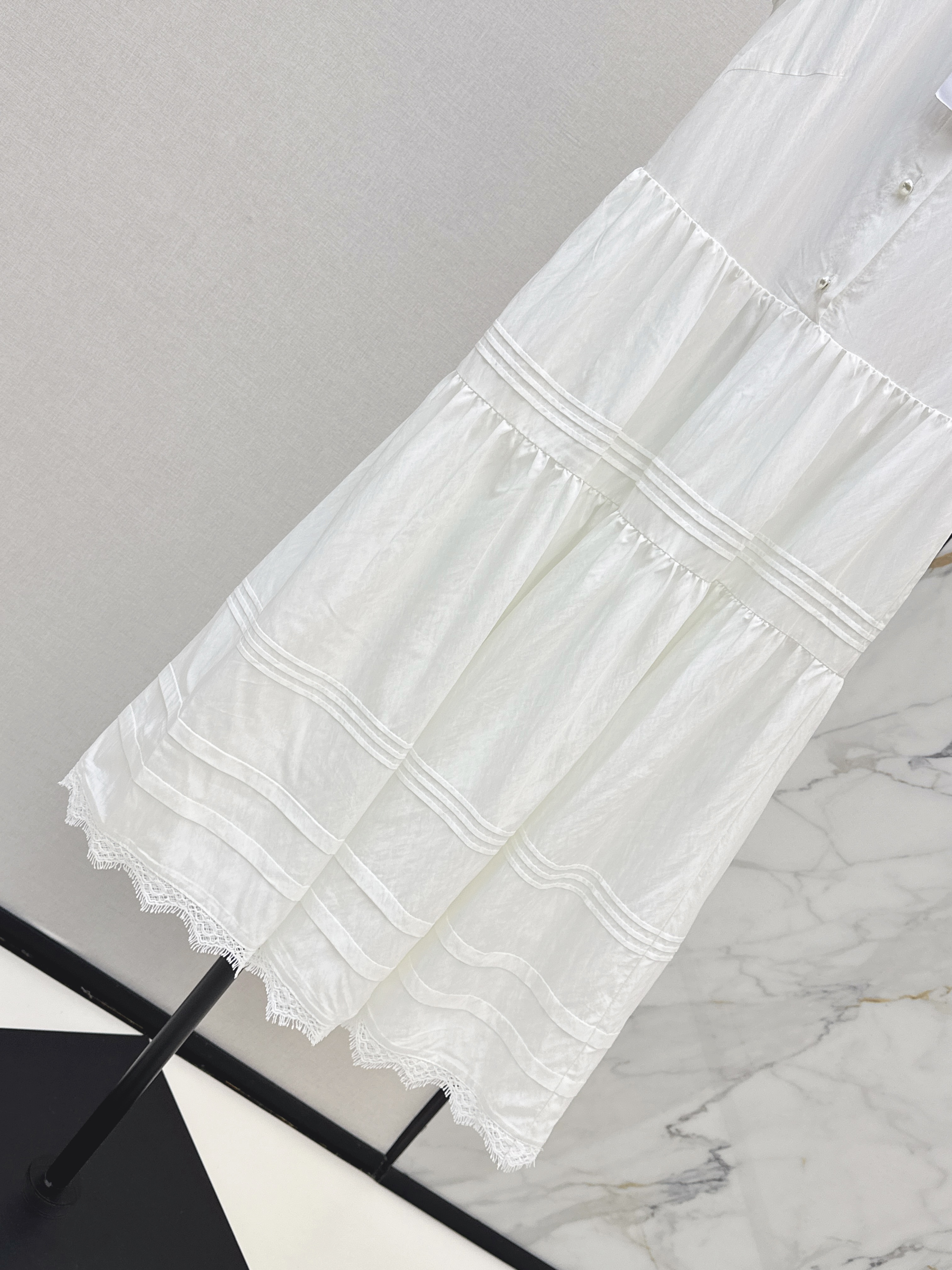 Chan 26ss Sleeveless Tiered Ruffle Midi Dress