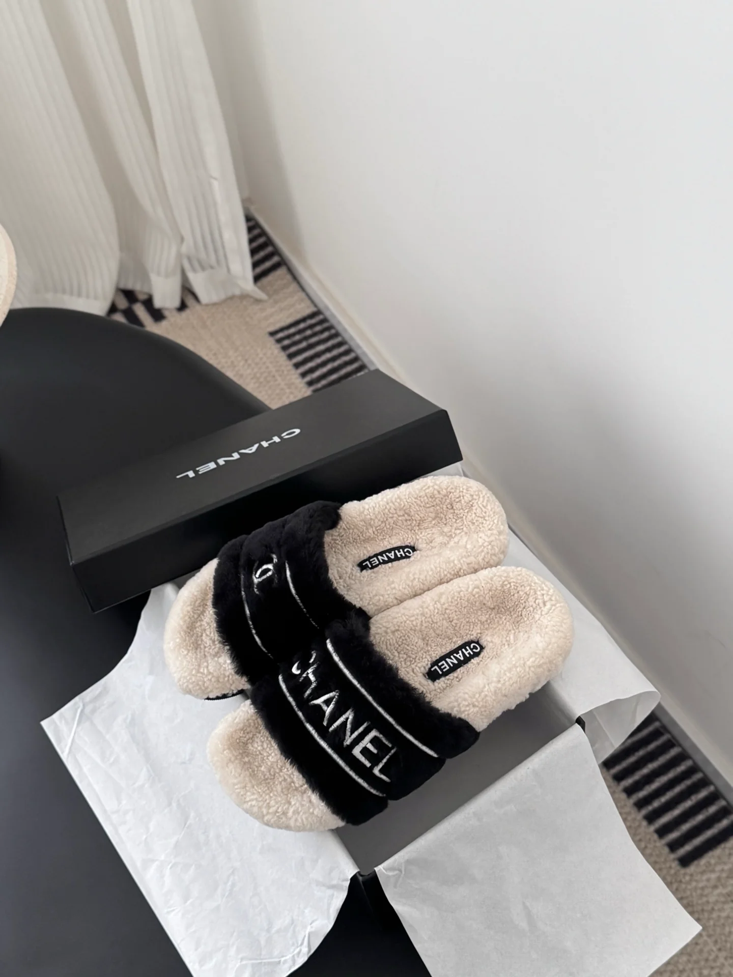 Chan 25fw fluffy slipper