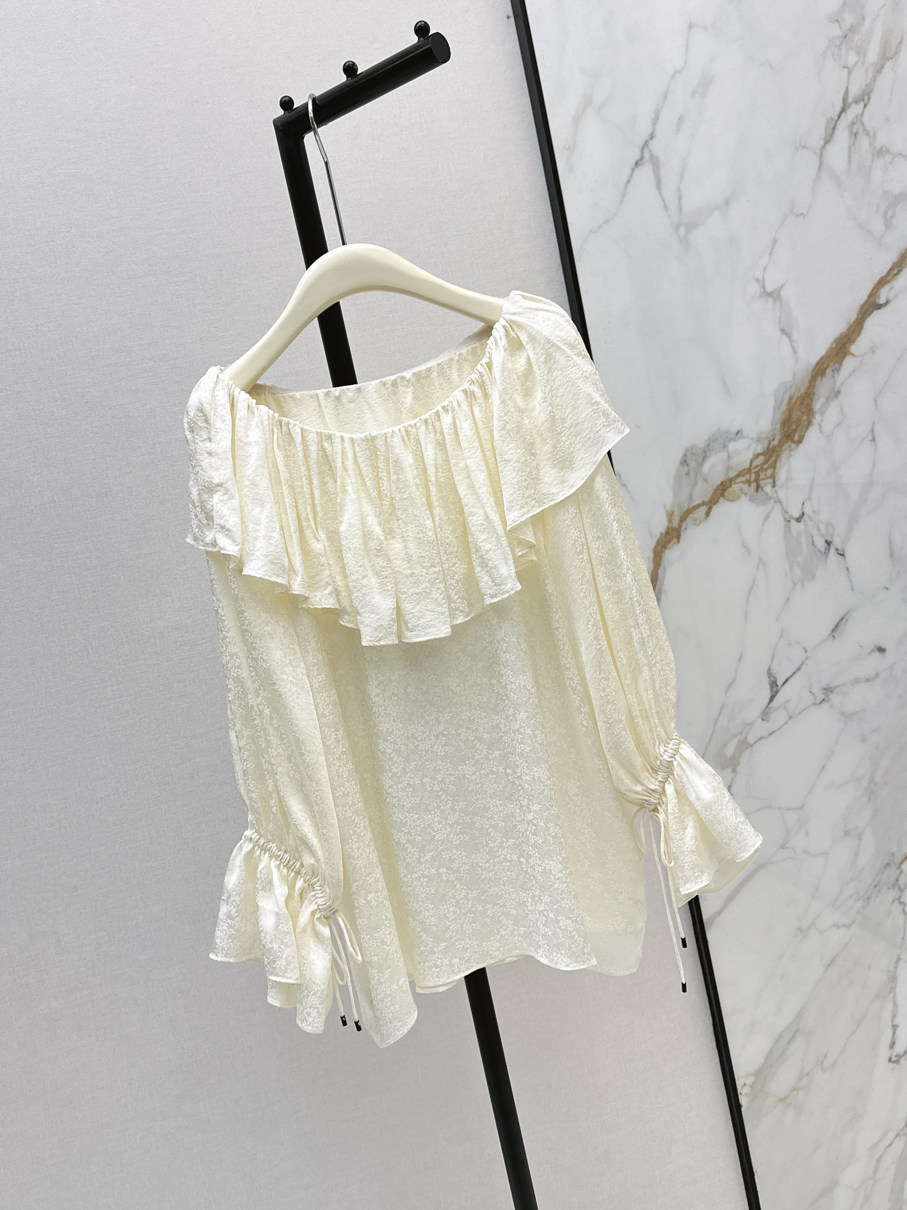 Chol 26ss off shoulder shirt