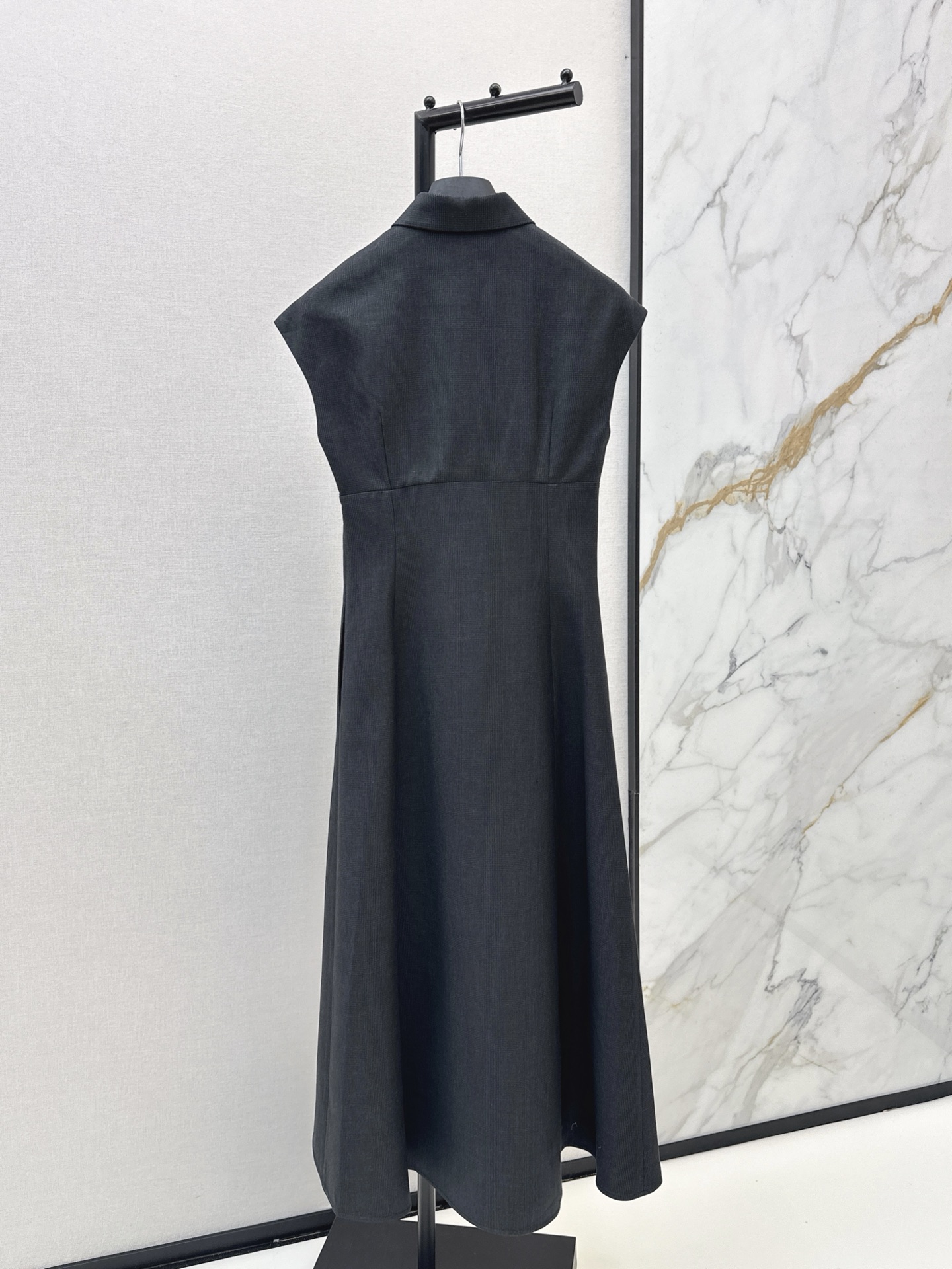 CD 26ss sleeveless shirt dress