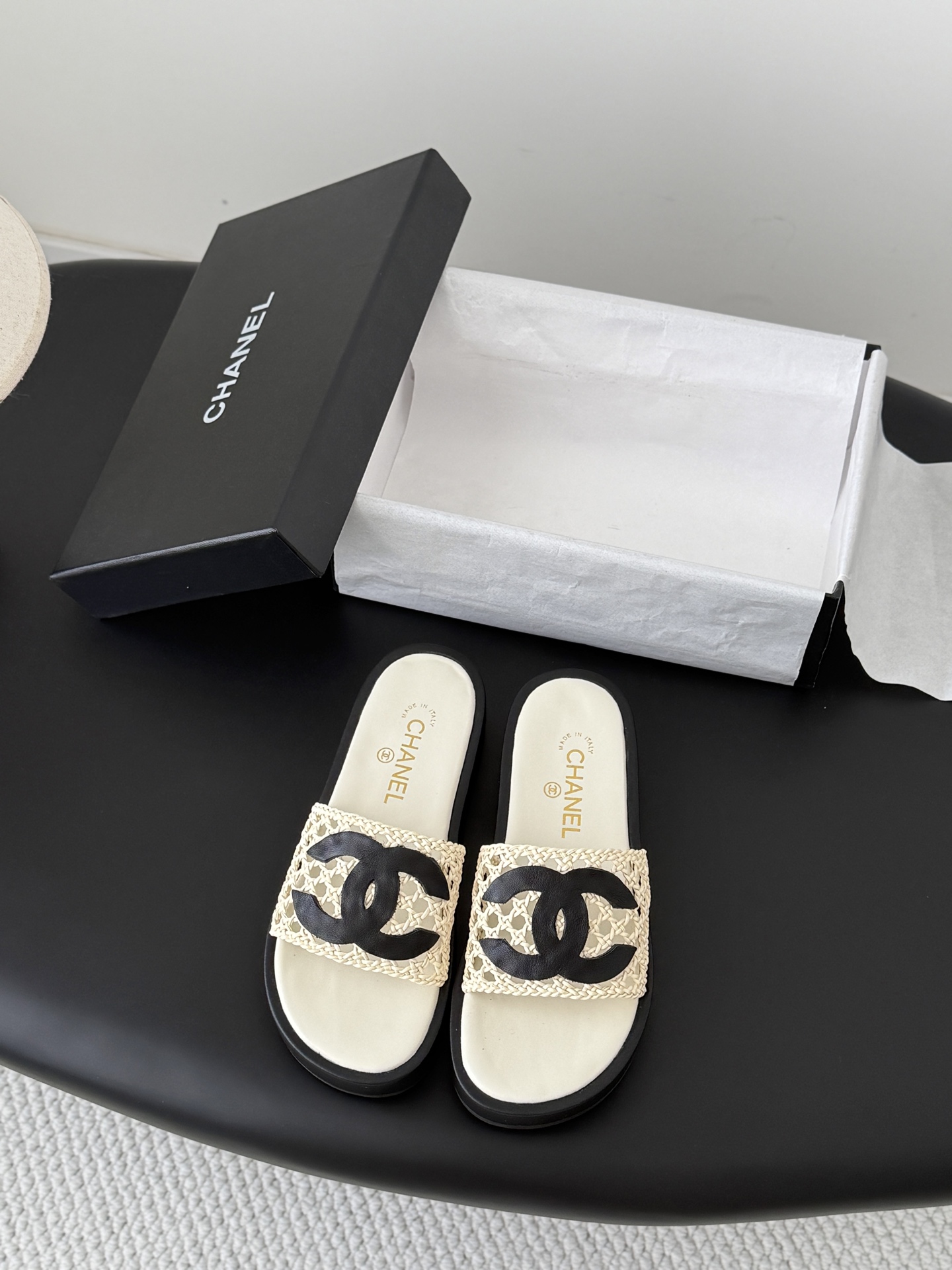 Chan 26ss woven sandals