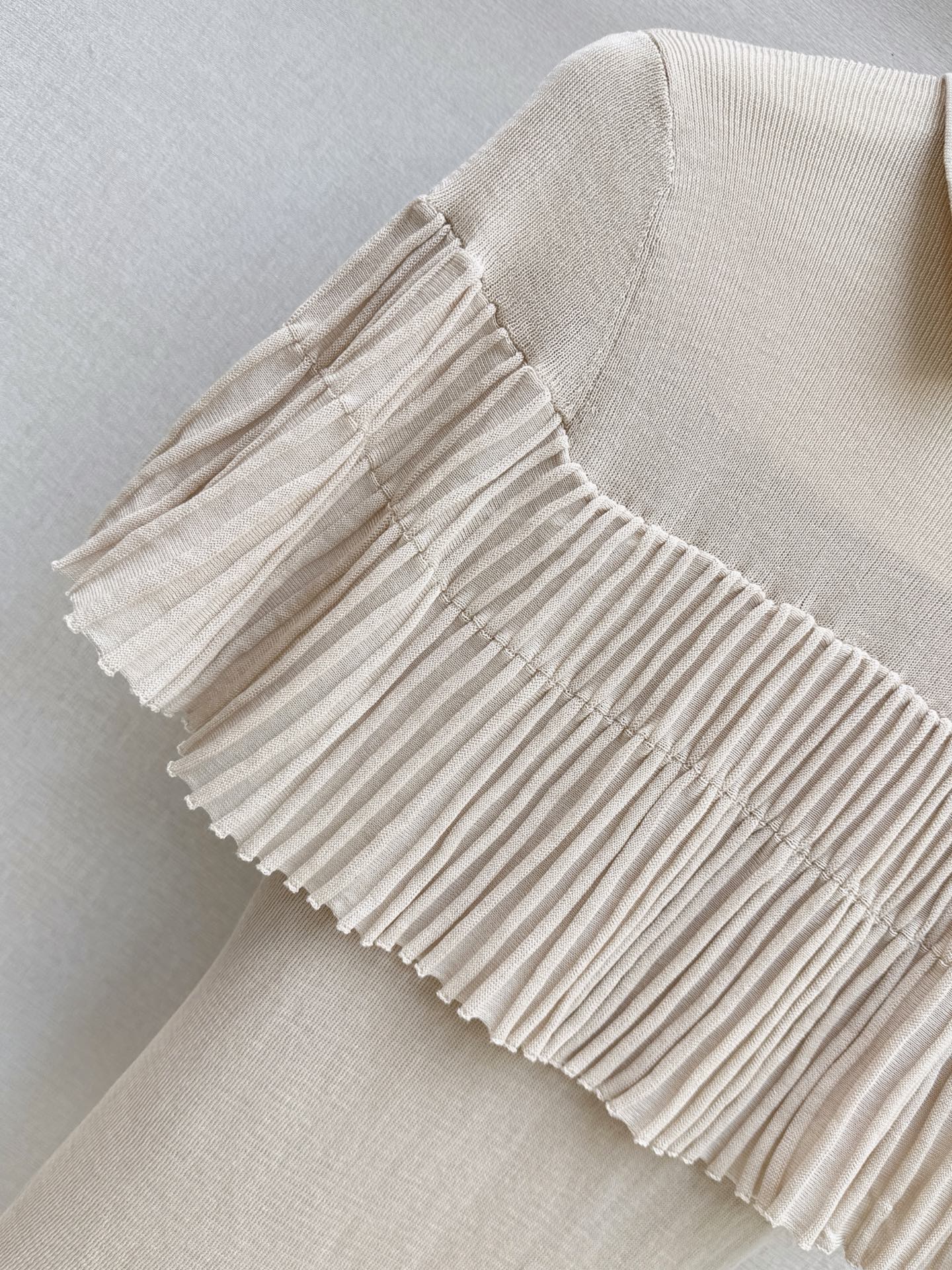 Miu 26ss cape knitswear