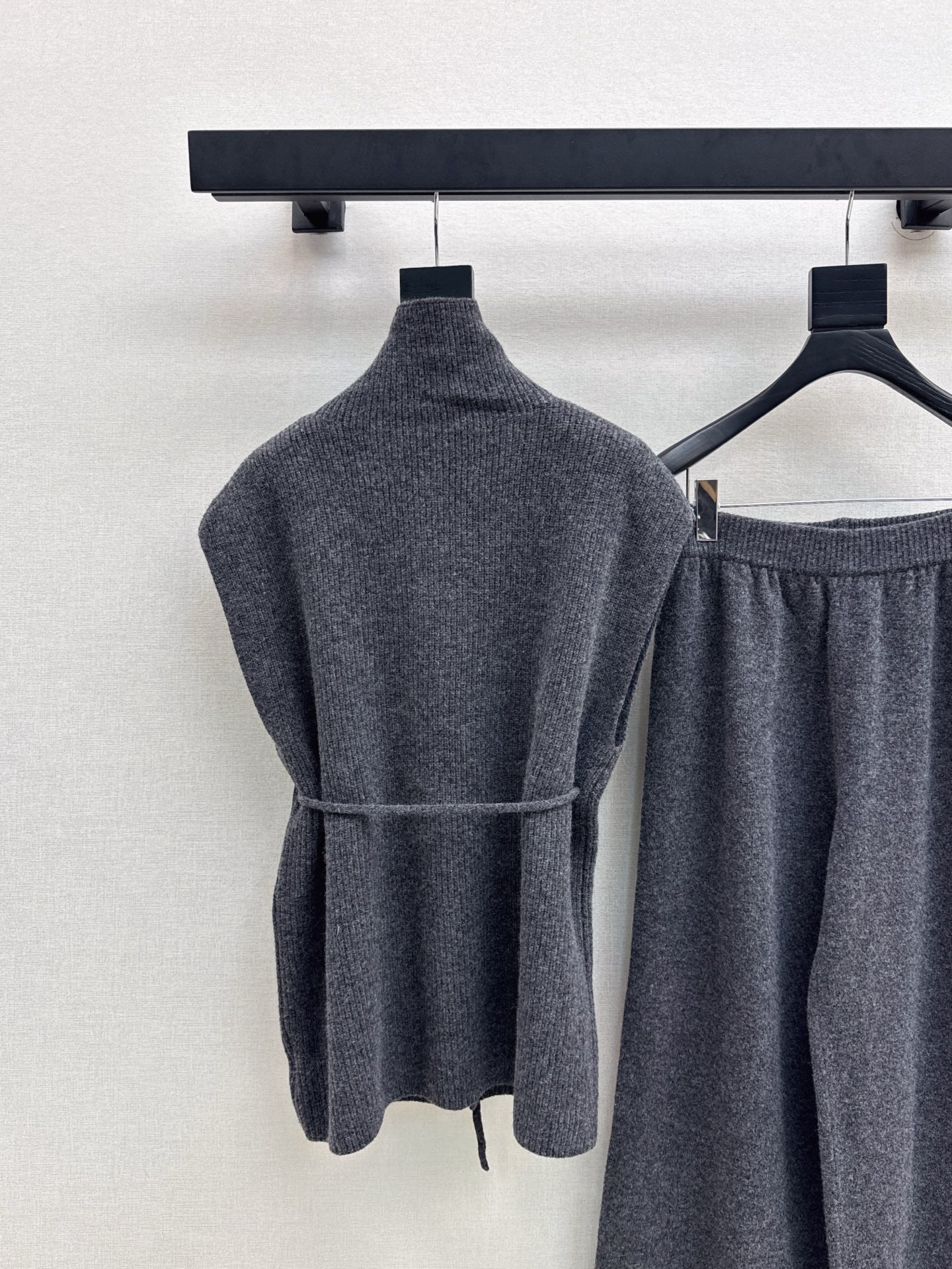 Chan 25fw sleeveless sweater pants set