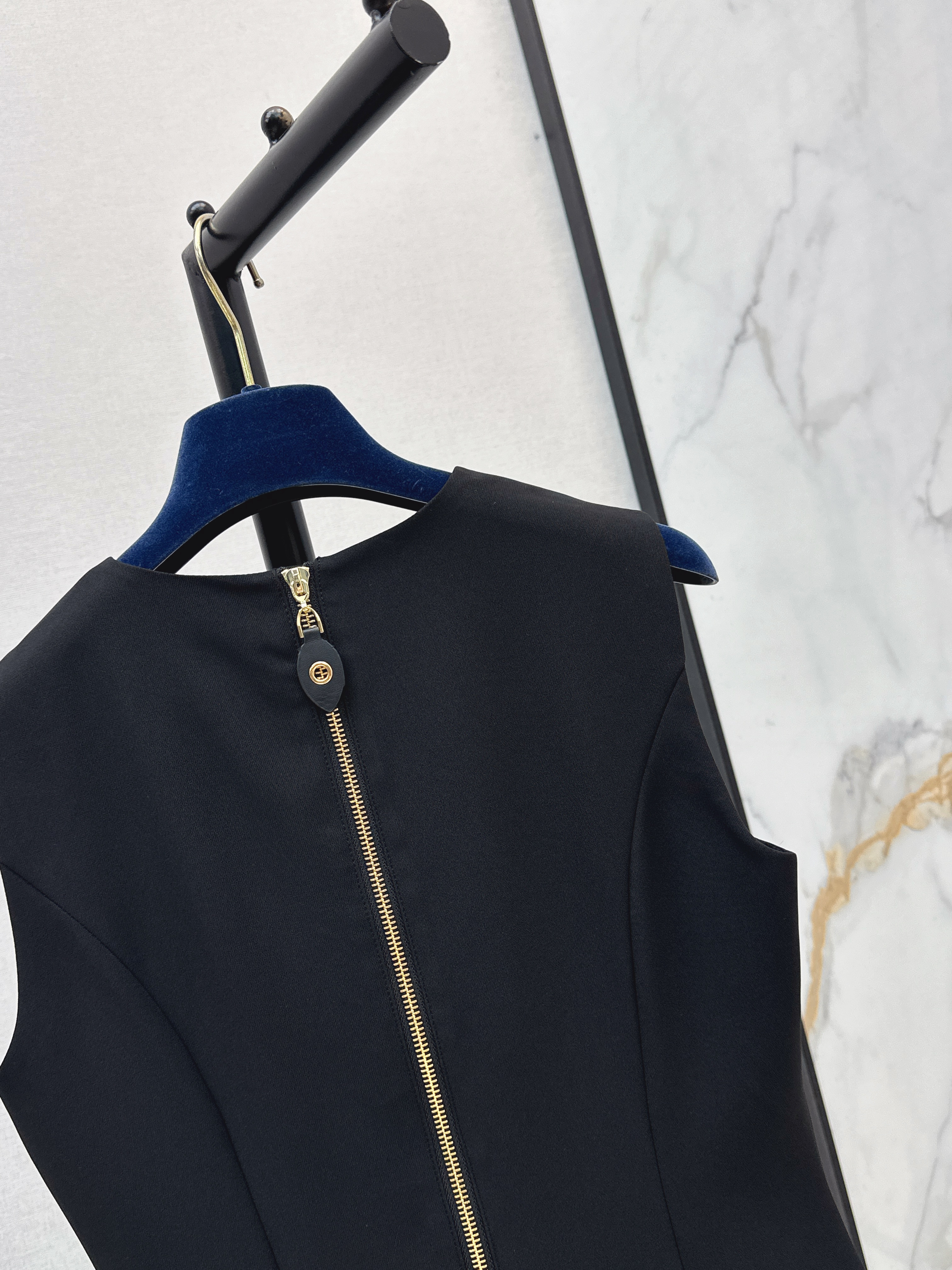 Louis 26SS Sleeveless Shift Mini Dress
