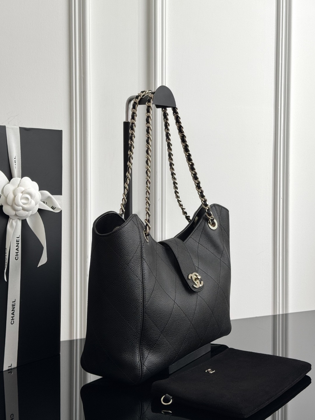 Chan 26P tote bag